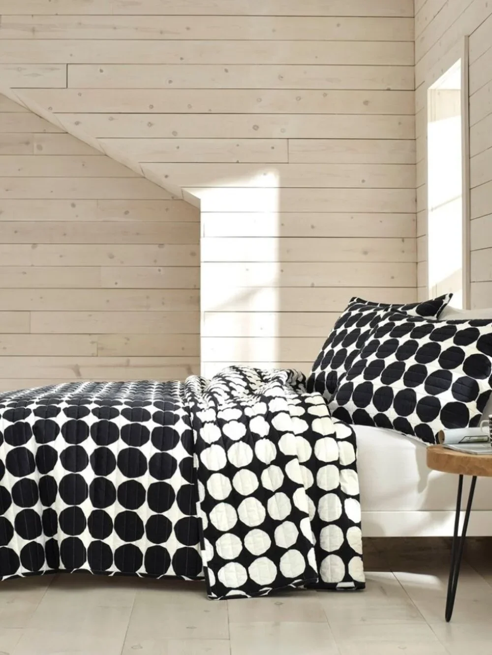 Marimekko Pienet Kivet Reversible Twin Size Quilt